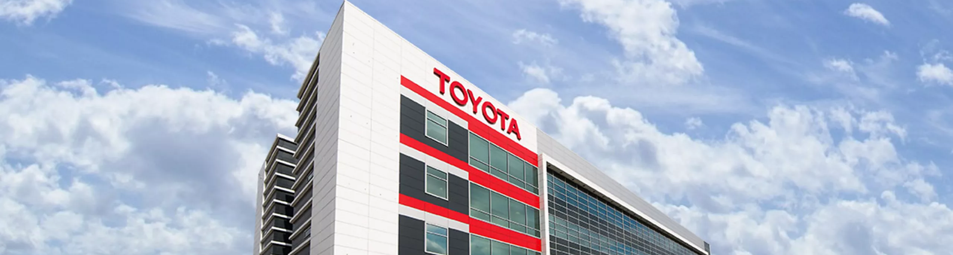 Изображение на странице TOYOTA ПОДВЕЛА ИТОГИ ПРОДАЖ В РОССИИ ЗА 2021 ГОД Тойота Центр Астрахань